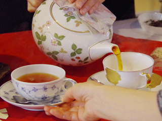 気軽にお茶会体験 特別編その2 英国スタイル ミニ茶会 春の紅茶を愉しむ 古香庵 細見美術館